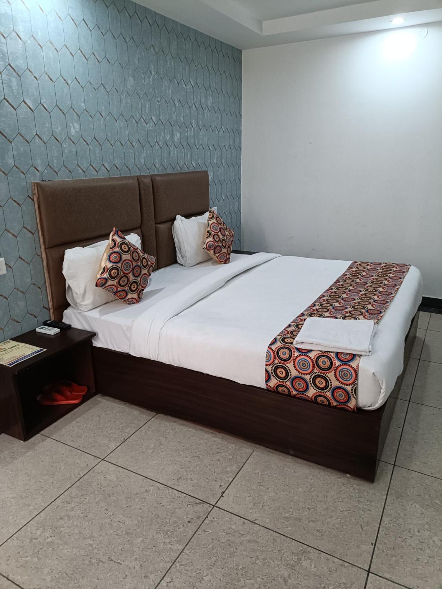 Marina Plaza Near Igi Airport Delhi